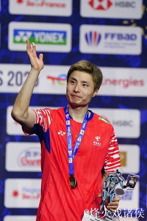 羽毛球世锦赛：石宇奇击败拉克什亚挺进男单32强